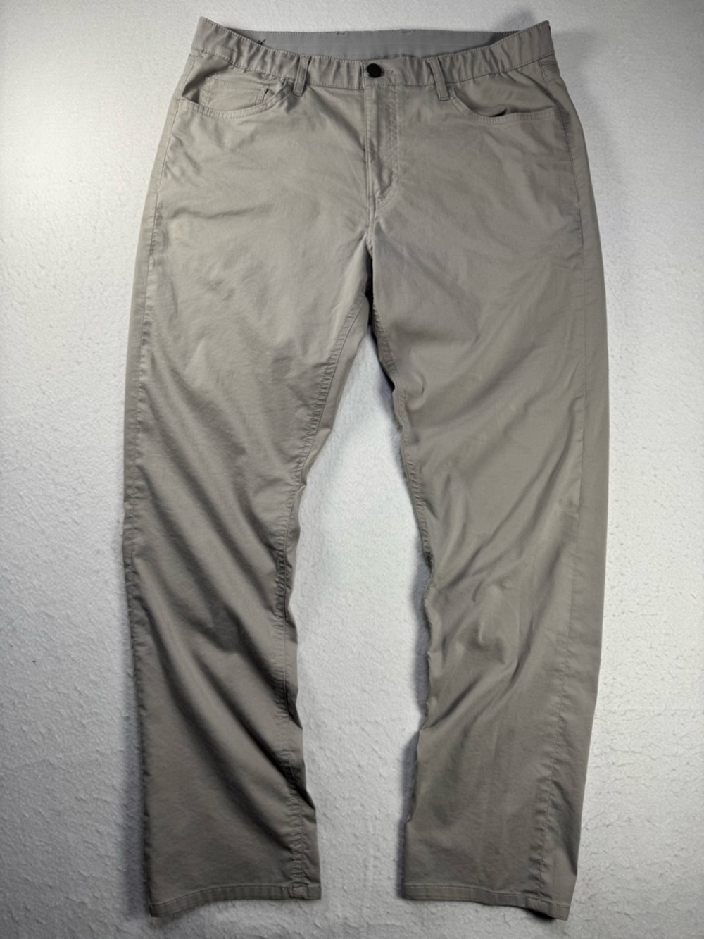 Faherty Men’s 33x29 Movement 5‑Pocket Pant Fossil Grey